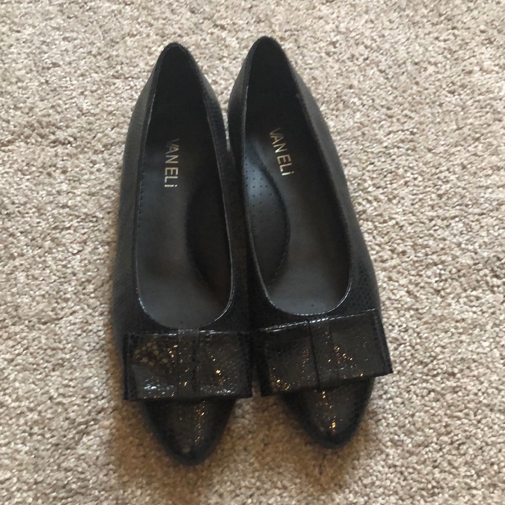 Black Vaneli Flats with Bow